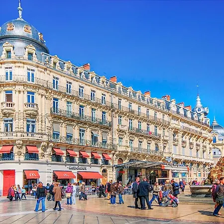 Appartamento T2 Climatisé Avec Balcon Et Parking