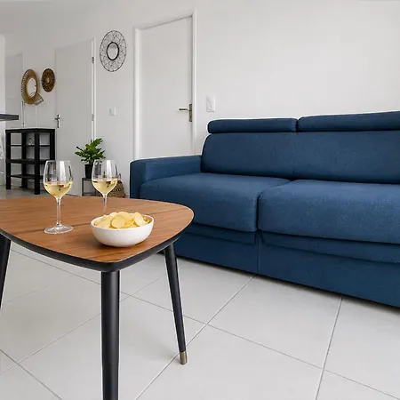T2 Climatisé Avec Balcon Et Parking